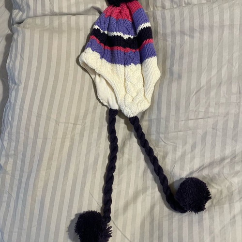 O’Neill hat like new, colorful, one size
