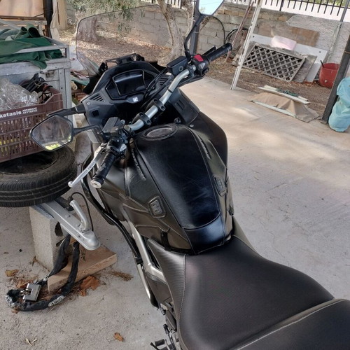 Honda VFR 800 Crossrunner 2017 like new, ABS, with top case