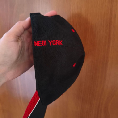 New Era New York Yankees MLB cap size 58cm like new black red
