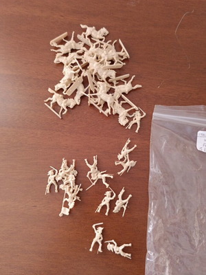 Set of 15 French Dragoon soldiers and 16 horses, Napoleonic era