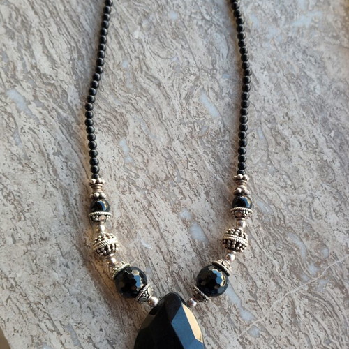 Silver vintage necklace with black stone, 925 hallmark