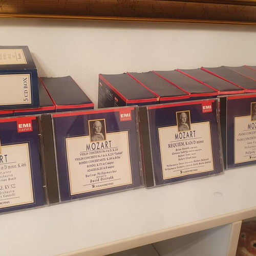 Collectible CD cases like new, 20 boxes x 5 CDs, classical music