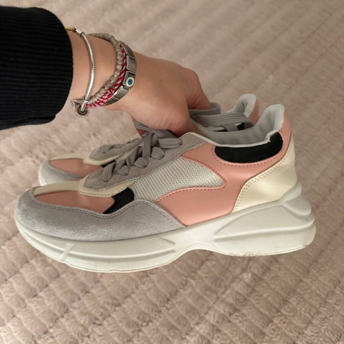 Women's athletic shoes used, size 39, white and pink