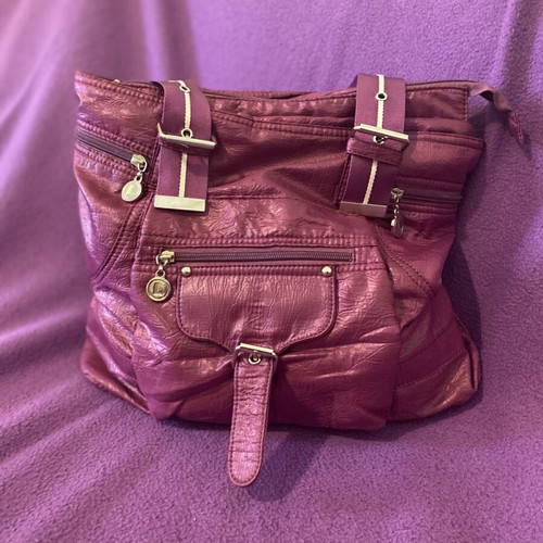 Shoulder bag purple metallic like new with many pockets everyday