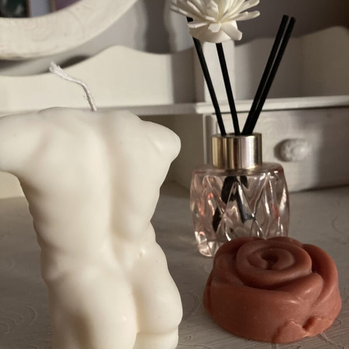 Decorative set with carved glass diffuser, male body candle, handmade soap