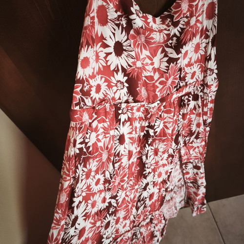 Floral red skirt midi like new, size L