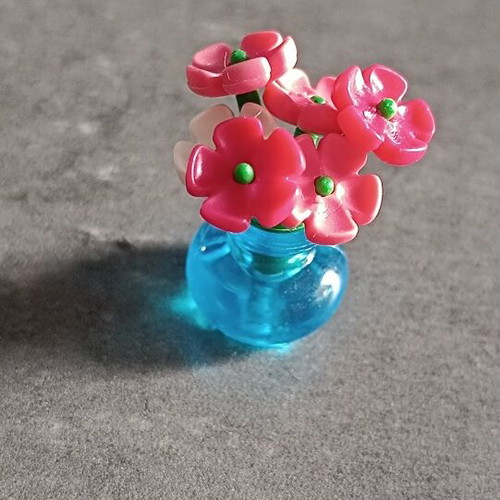 Playmobil vase with transparent blue flowers