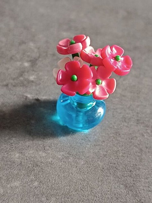 Playmobil vase with transparent blue flowers