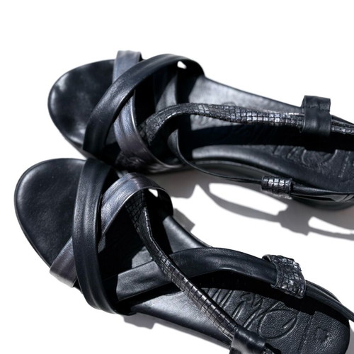 Oh My Sandals women's platform sandals like new, black and silver