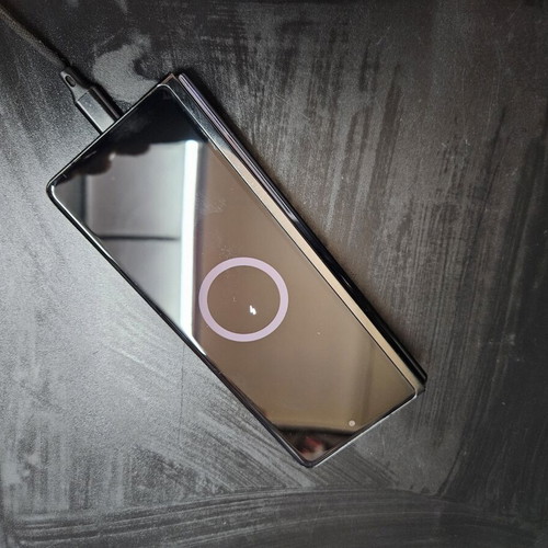 Samsung Galaxy Fold 2 used with broken inner screen