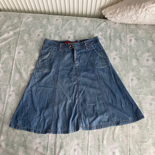 Y2k denim skirt used, knee-length, Sarah Lawrence, blue turquoise