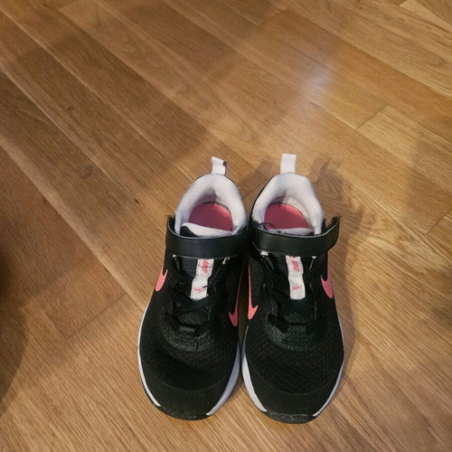 Nike athletic shoes used size 28 for girls