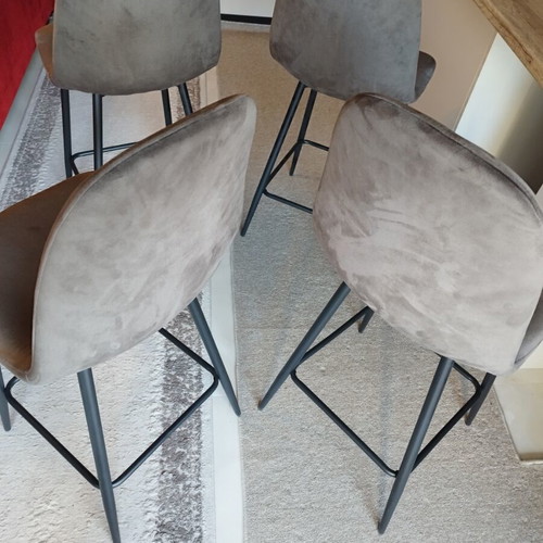 Bar stool like new