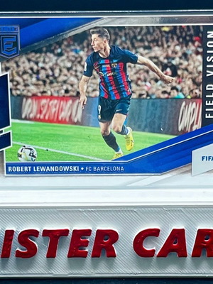 2022-23 Panini Donruss Elite FIFA-Field Level Lewandowski употребяван