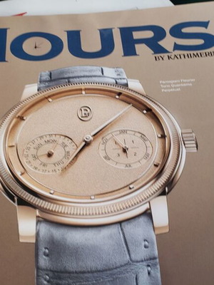 Hours magazines like new, pack of 4 issues