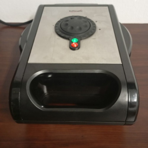 Bifinet waffle maker used, good working condition