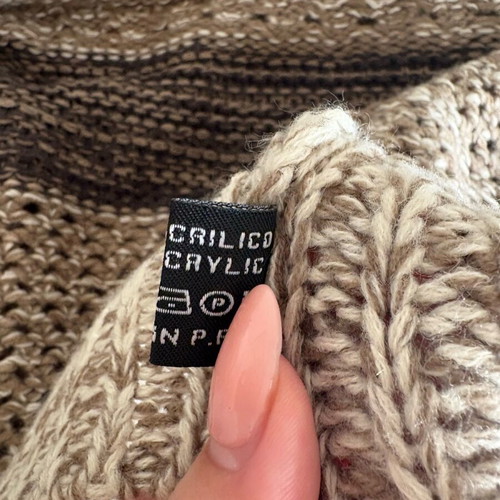 Knitted neck scarf like new, white and brown