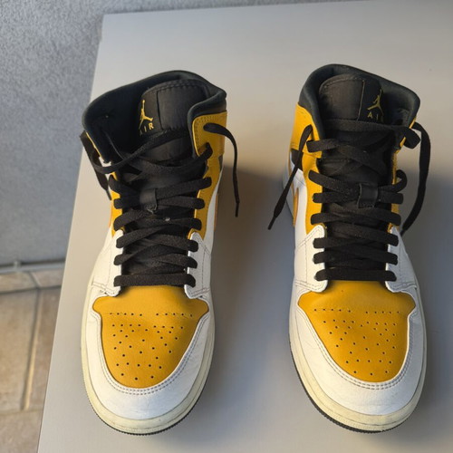Jordan sneakers size 43 yellow like new
