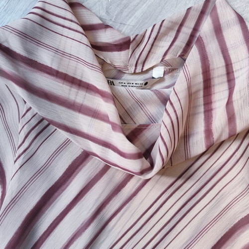 Zara blouse like new, lightweight striped, size M
