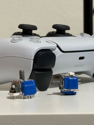 TMR Dualsense χειριστήριο για PlayStation 5 σαν καινούργιο με ανακατασκευασμένα sticks