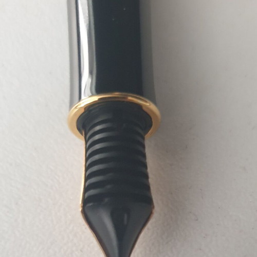 Parker Sonnet Cascade Silver GT Fountain Pen 18k Fine Nib like new