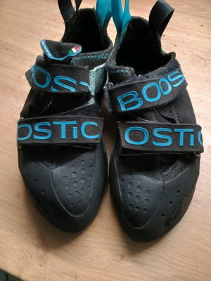 Scarpa Boostic climbing shoes size 41 like new, resoled
