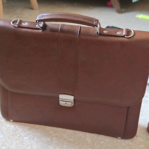 Leather briefcase new, brown tan