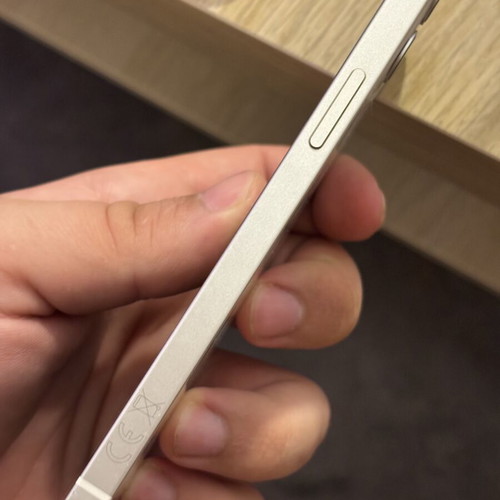 iPhone 12 64GB White unlocked, used, battery health 89% with 3 cases