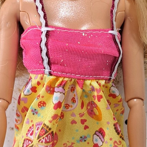 Barbie Fashionistas Swappin' Styles Cutie 2009 like new, incomplete
