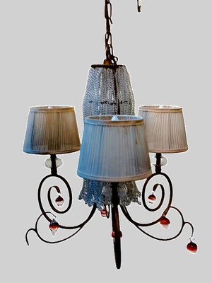 Viokef chandelier with 3 lampshades and 1 central bulb, used