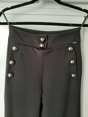 Παντελόνα Toi&Moi μαύρη με διακοσμητικά ασημί κουμπιά, σαν καινούργια