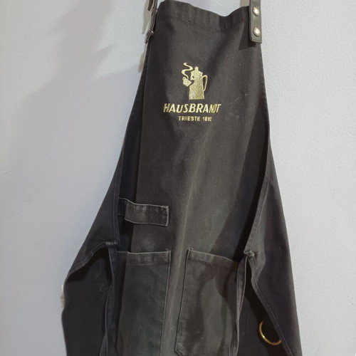 Kitchen apron brown, like new