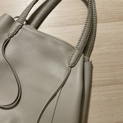 Callista tote bag 100% leather like new, shoulder, grey beige