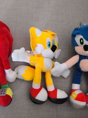 Sonic plush toys like new, set of 3, 25cm