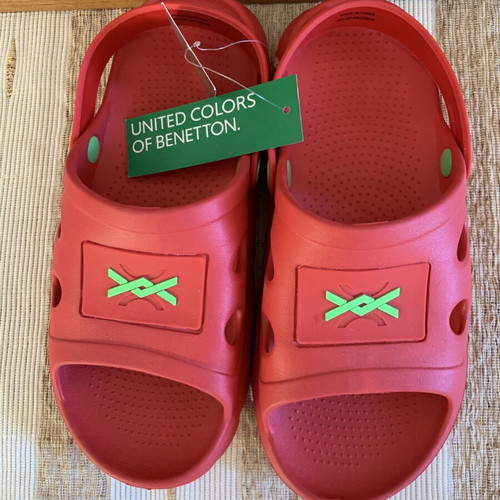 Benetton flip flops new, size 38, red
