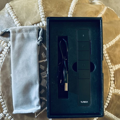 Wireless Presenter with Laser WPR-400 new with carrying pouch and charger