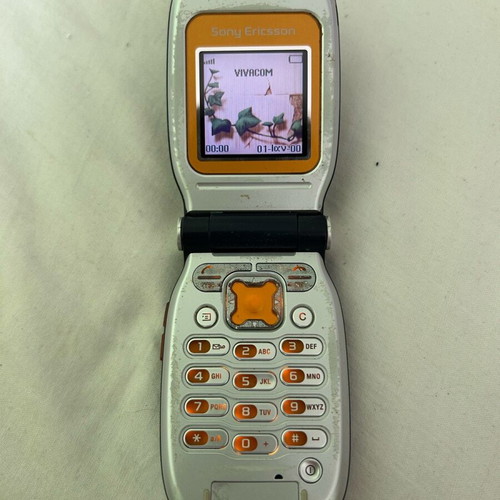 Sony Ericsson Z200 like new