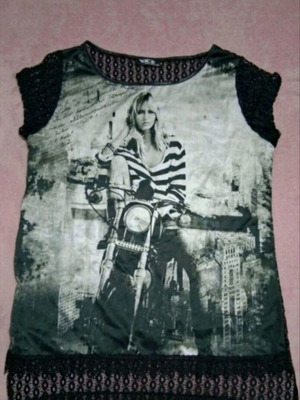 Women's t-shirt like new with lace back, black, one size