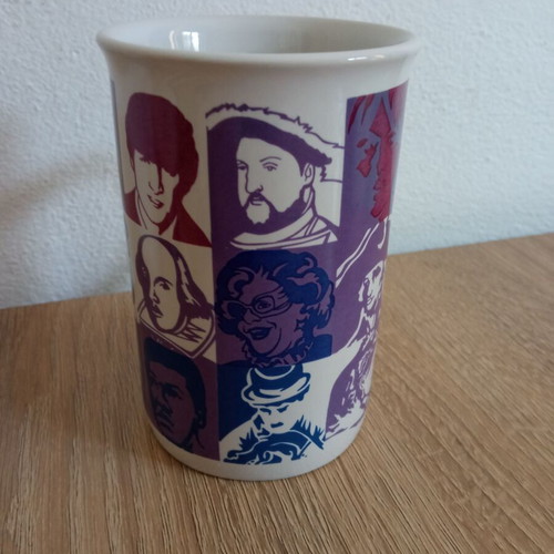 Madame Tussauds Mug from London like new