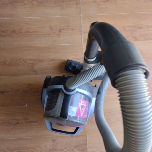 Philips vacuum cleaner used with power cyclone system and 9m cable