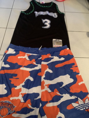Timberwolves jersey Medium and Nike Knicks shorts L set like new