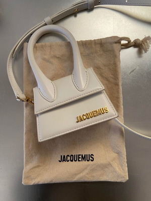Τσάντα JACQUEMUS  The Chiquito Μεταχειρισμένη σε άριστη κατάσταση.