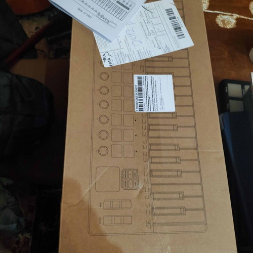M-VAVE SMK-37 PRO MIDI Keyboard new with 16 RGB pads and Bluetooth