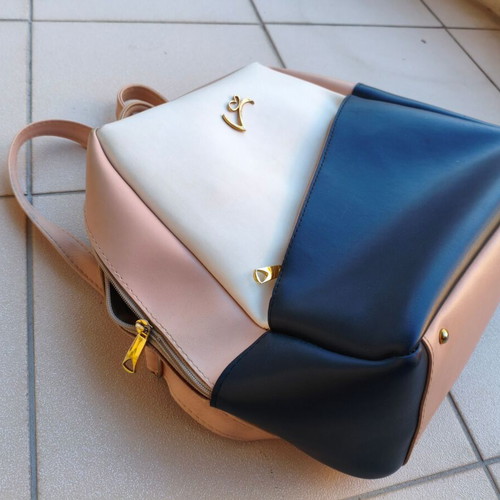 Veta tricolor backpack like new, blue and white