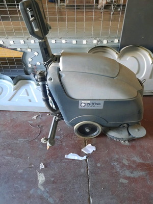 Nilfisk SC400 eco solutio floor cleaning machine used