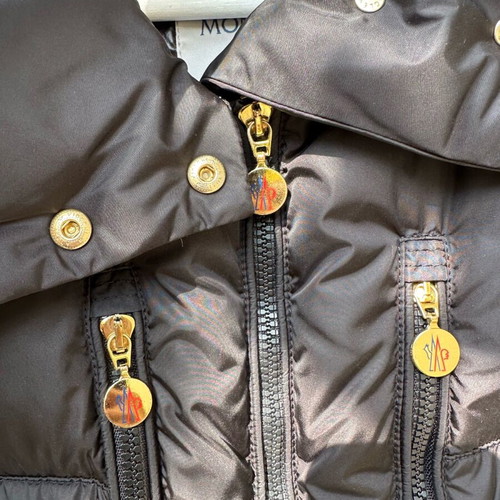 Moncler jacket like new with gold details, black size M