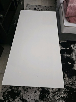 Τραπεζάκι σαλονιού μεταχειρισμένο ξύλινο με λευκή λάκα