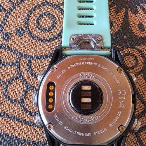 Garmin MK2 like new with box and silicone straps