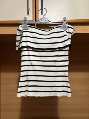 Off-shoulder striped top like new, size L, H&M, black and white