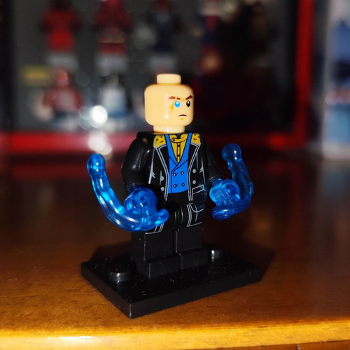 Doctor Sivana figure like new with base and blue energy blasts